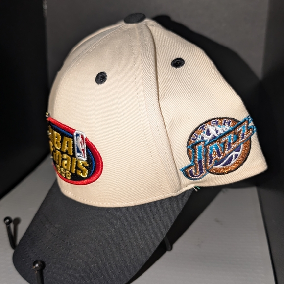 Mitchell & Ness 1998 NBA Finals, Chicago Bulls, Utah Jazz Snapback Hat - Picture 4 of 13